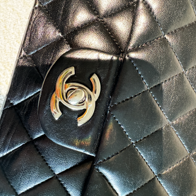 Medium Classic Double Flap Bag